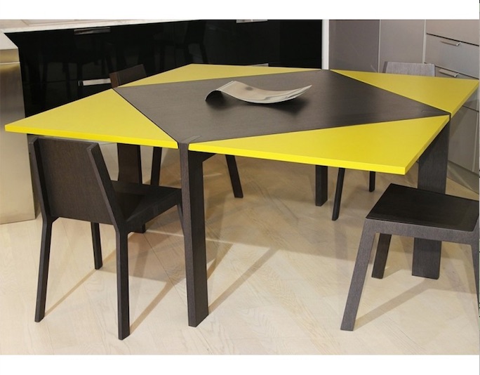 interni d'autore tavolo Loto di Lago