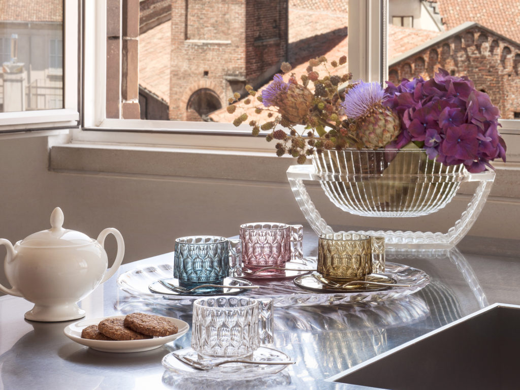 tavola delle feste set tazze